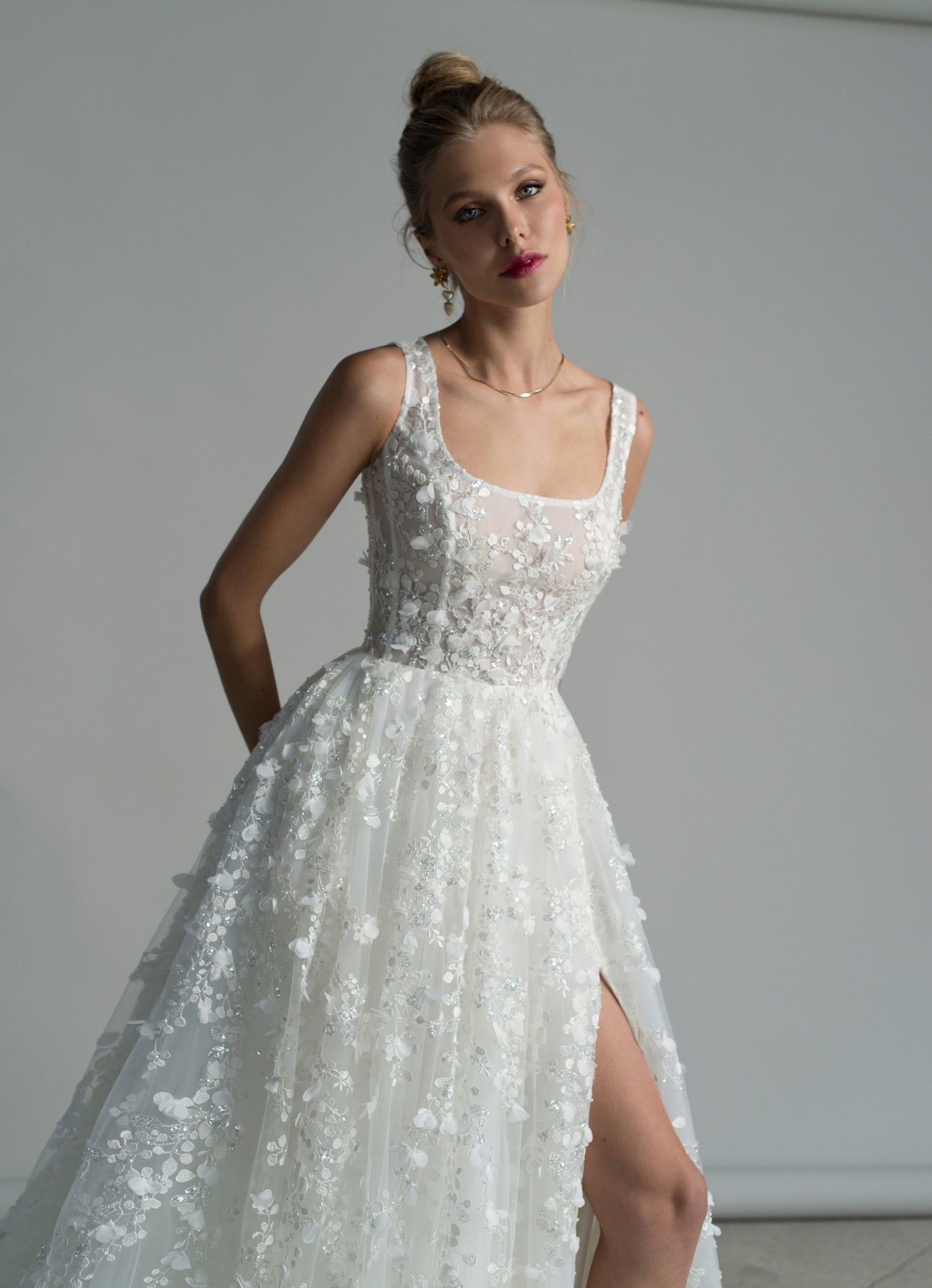 Wedding Dress with Floral Application, Scoop Neck and High Slit Skirt - Apus